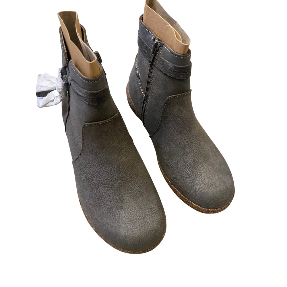 b.o.c. Ynez Black Ankle Boots Side Zip Cork Midsole BT30817 Womens 8 M